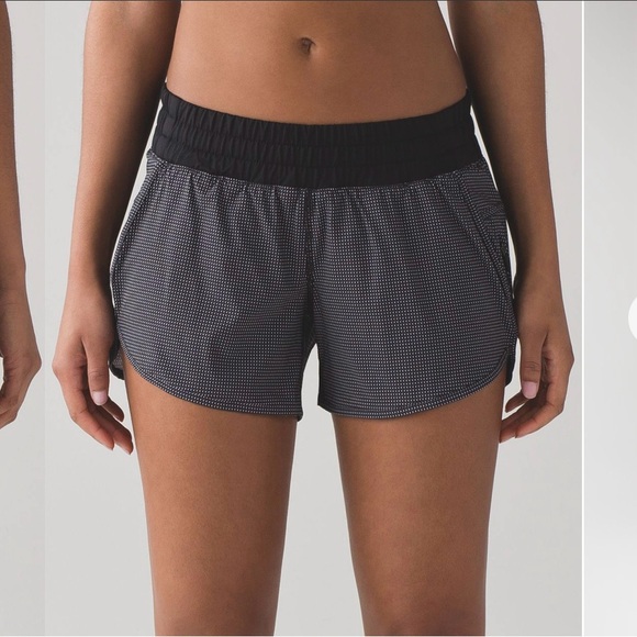 Lululemon Tracker Short IV (4-way Stretch 4") - Picture 1 of 5